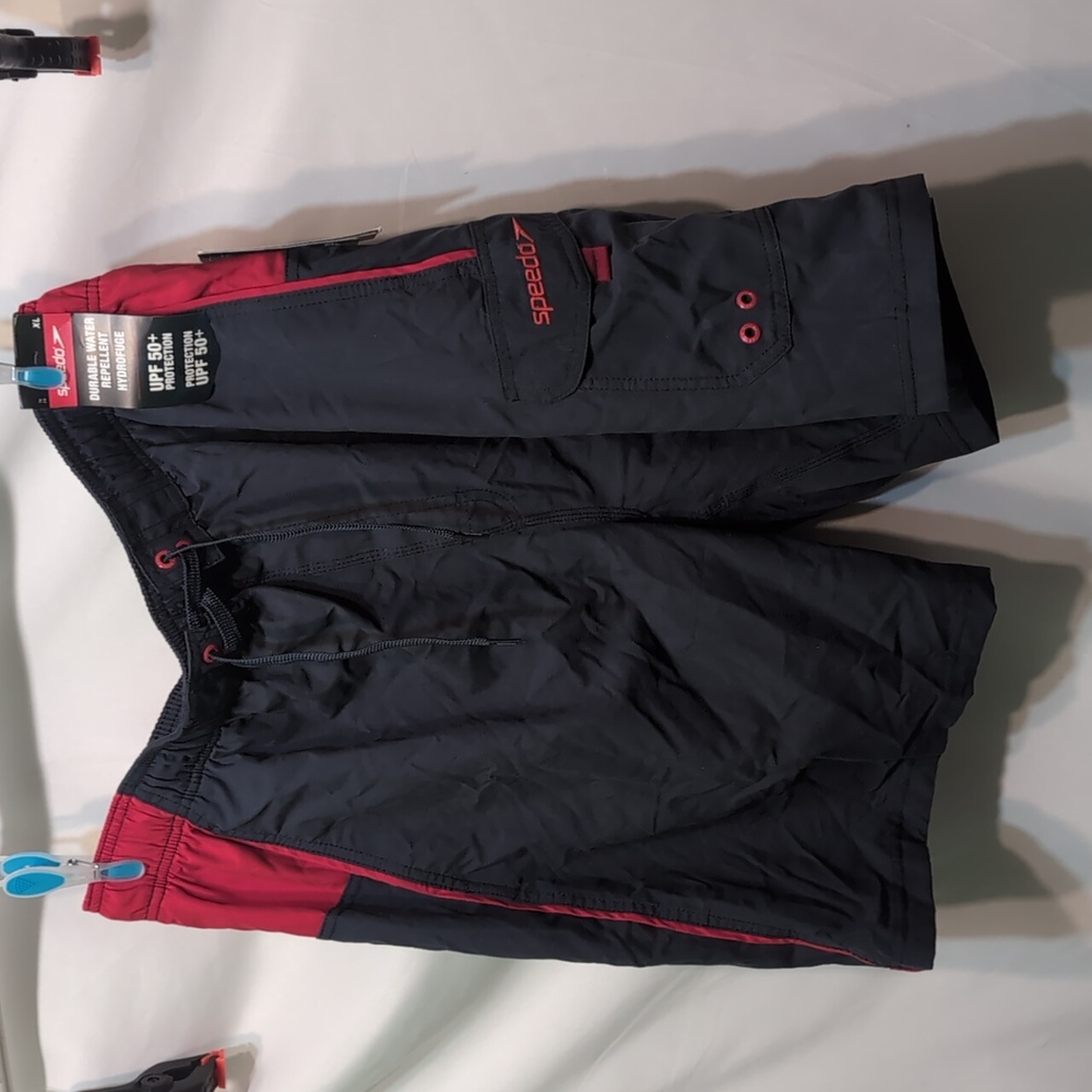 Speedo mens swim trunks Gray and red pocket stretchy waist  lined inside sz XL